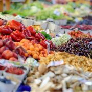 foto de verduras en el mercado de saint emilion